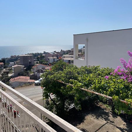 Em Apartments Ulcinj Exterior photo